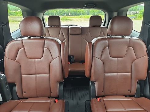 Used 2023 Kia Telluride EX w/ EX Captain's Chair Package FWD image 24