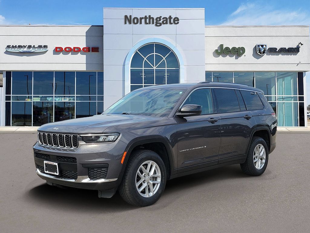 Used 2023 Jeep Grand Cherokee L Laredo AWD/4WD image 2