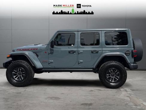 Used 2025 Jeep Wrangler Unlimited Rubicon image 2