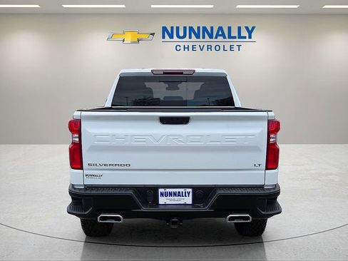Used 2023 Chevrolet Silverado 1500 LT Trail Boss w/ Convenience Package II image 4