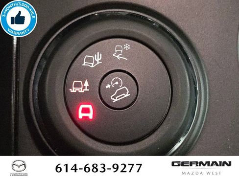 Used 2018 Ford Explorer XLT w/ Equipment Group 202A AWD/4WD image 31