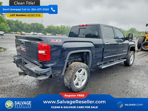 Used 2015 GMC Sierra 2500 Denali w/ Duramax Plus Package RWD image 4