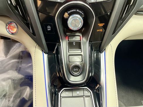 Used 2025 Acura RDX SH-AWD w/ Advance Package image 17
