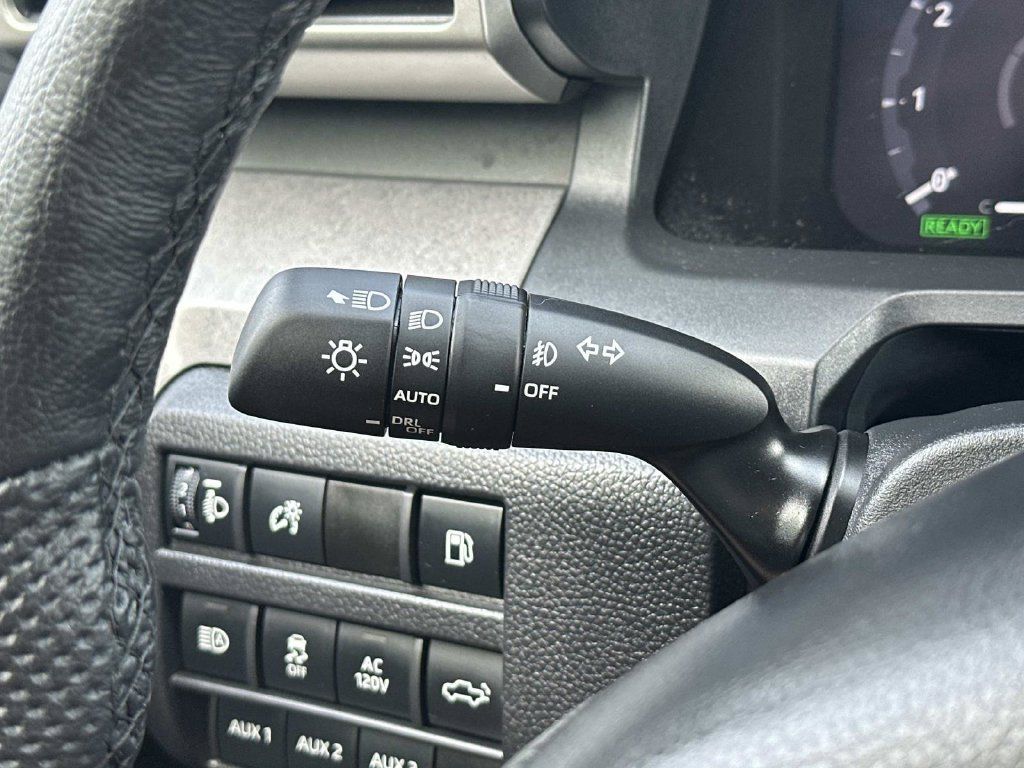 Used 2025 Toyota Tacoma 4x4 Double Cab Hybrid image 31