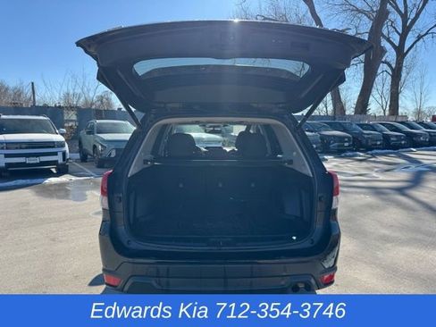 Used 2024 Subaru Forester Premium image 11