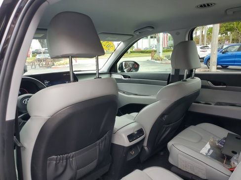 Used 2023 Hyundai Palisade SEL w/ Cargo Package image 17