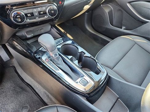 Used 2025 Chevrolet Trax ACTIV w/ Sunroof Package image 18