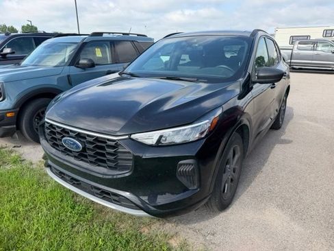 Used 2024 Ford Escape ST-Line w/ Tech Pack #1 AWD/4WD image 3