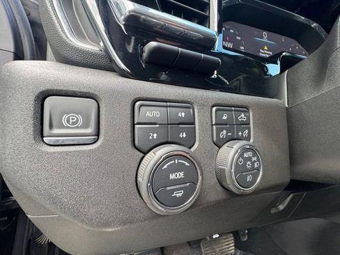 Used 2024 Chevrolet Silverado 2500 High Country w/ Technology Package AWD/4WD image 6