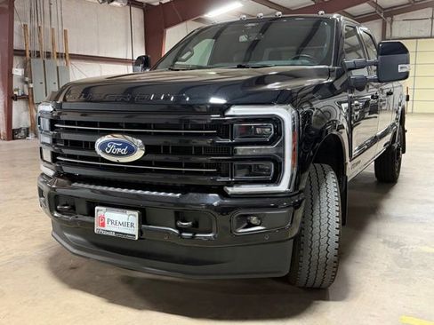 Used 2025 Ford F250 Platinum AWD/4WD image 3