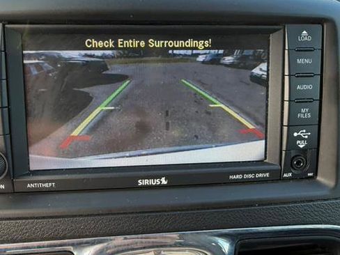 Used 2013 Chrysler Town & Country Touring image 22