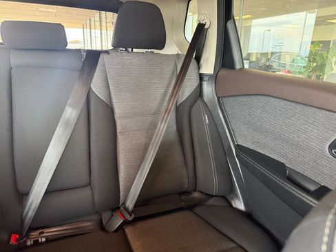 Used 2023 Nissan Rogue SV image 38