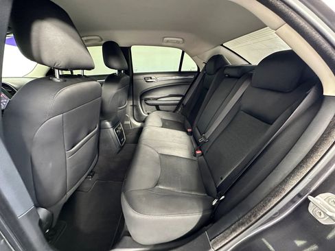 Used 2021 Chrysler 300 Touring w/ Sport Appearance Package RWD image 25