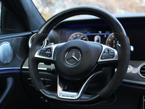 Used 2018 Mercedes-Benz E 63 AMG S image 20