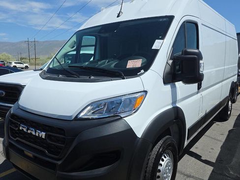 Used 2026 RAM ProMaster 2500 w/ Convenience Group FWD image 5