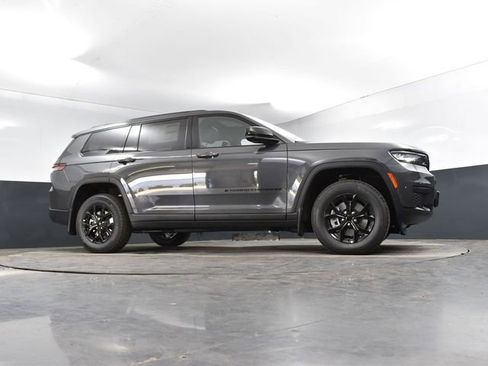 Used 2025 Jeep Grand Cherokee L Altitude image 56
