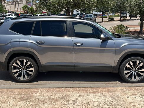 Used 2023 Volkswagen Atlas SE AWD/4WD image 9