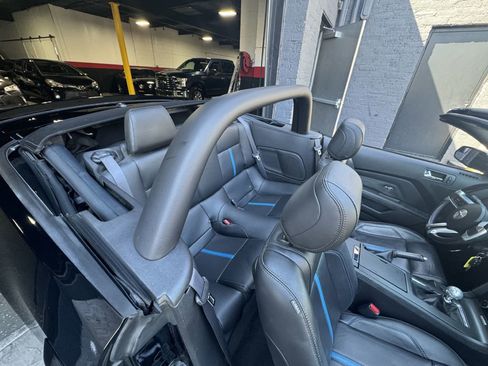 Used 2013 Ford Mustang GT Premium w/ Security Pkg RWD image 19