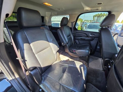 Used 2012 Cadillac Escalade 2WD image 20