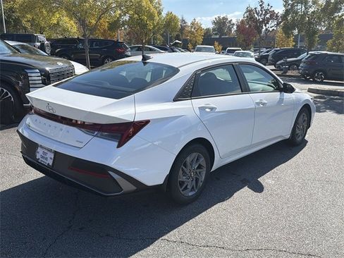 New 2026 Hyundai Elantra Blue image 7