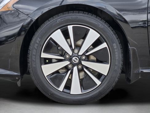 Used 2020 Nissan Altima 2.5 SV image 16