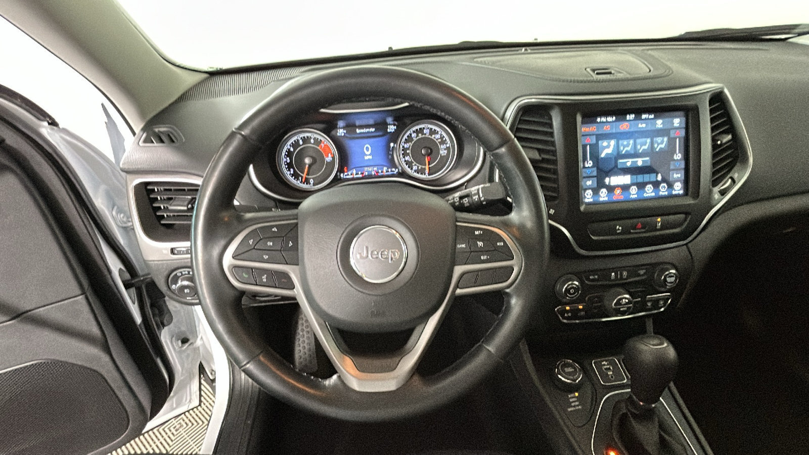 Used 2021 Jeep Cherokee Latitude Lux w/ Sun & Sound Group AWD/4WD image 17