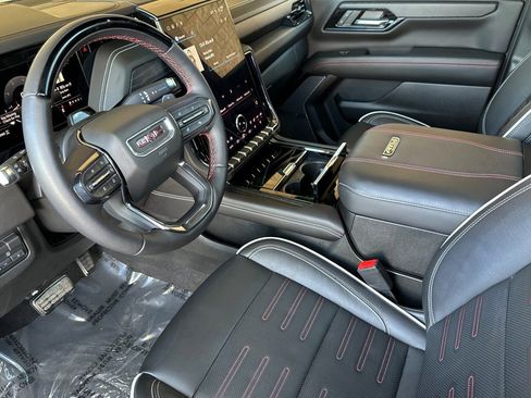 Certified 2025 GMC Yukon XL AT4 Ultimate AWD/4WD image 8