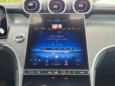 Certified 2024 Mercedes-Benz GLC 300 image 17