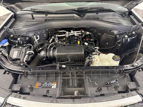 Used 2021 Ford Explorer XLT w/ Equipment Group 202A image 21