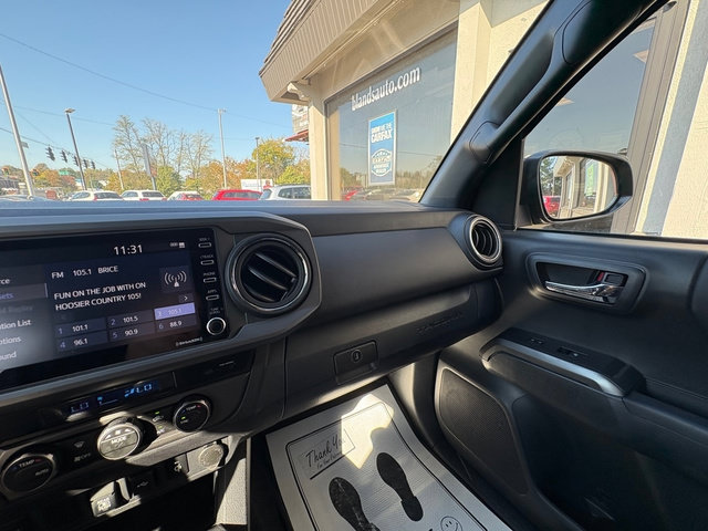Used 2022 Toyota Tacoma TRD Sport AWD/4WD image 36
