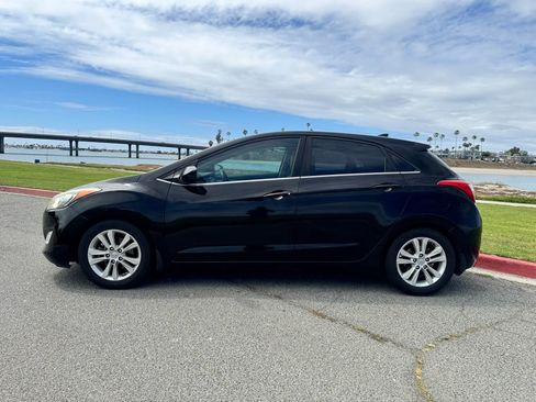 Used 2013 Hyundai Elantra GT FWD image 2