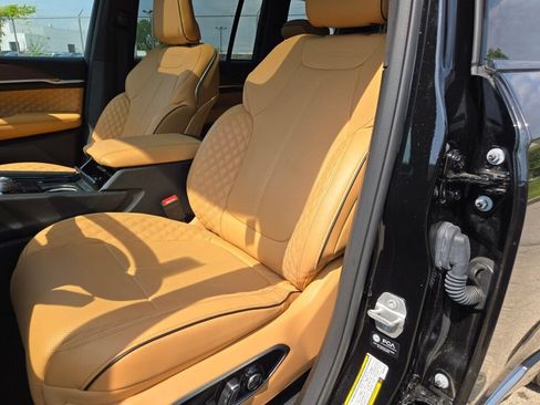 Certified 2025 Jeep Grand Cherokee Summit w/ Adv Protech Group IV AWD/4WD image 24