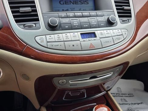 Used 2012 Hyundai Genesis 3.8 RWD image 19