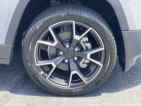 New 2026 Jeep Cherokee Overland w/ Trailer Tow Group AWD/4WD image 10
