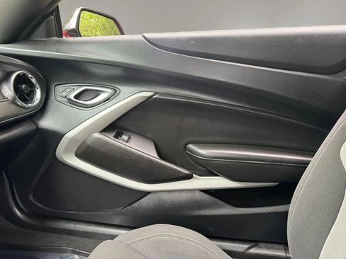 Used 2022 Chevrolet Camaro LS RWD image 9
