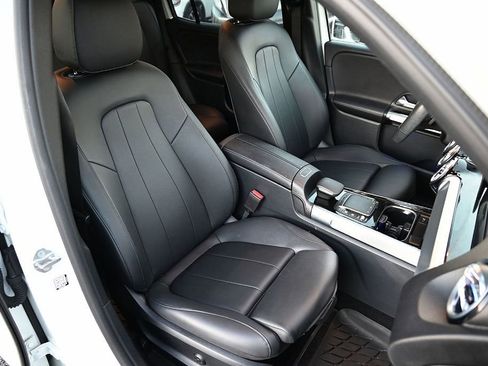 Certified 2022 Mercedes-Benz GLB 250 image 8