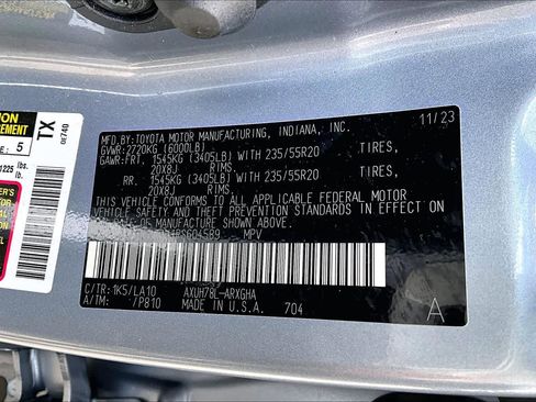 Certified 2024 Toyota Highlander Platinum AWD/4WD image 33