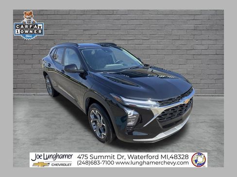Used 2024 Chevrolet Trax LT w/ Driver Confidence Package FWD image 1
