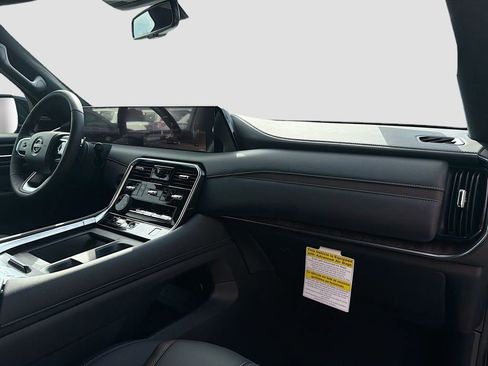 New 2026 Nissan Armada SL image 33