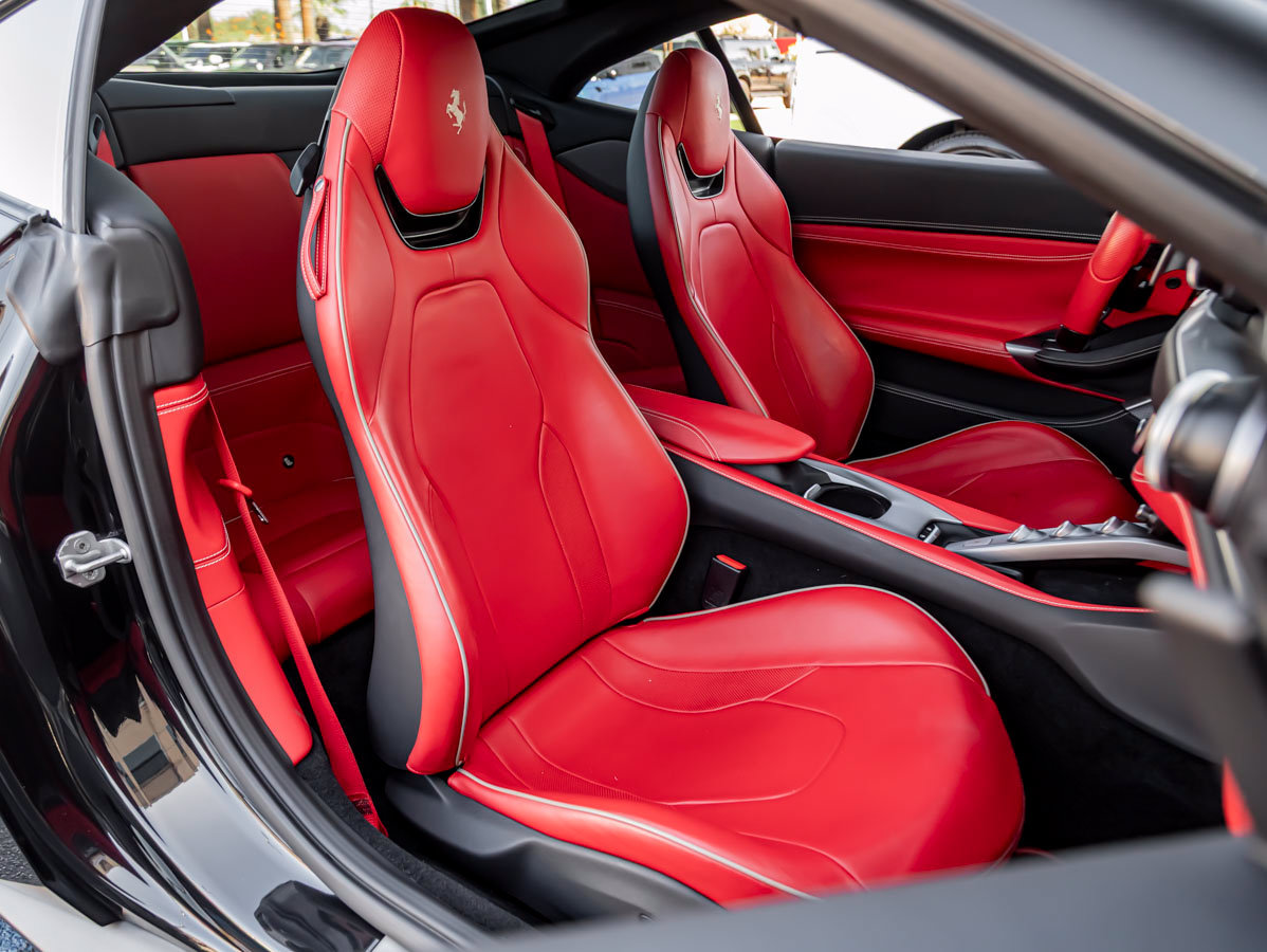Used 2019 Ferrari Portofino RWD image 37