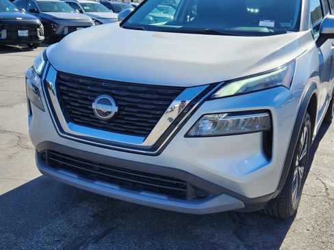 Used 2023 Nissan Rogue SV FWD image 10