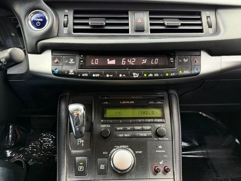 Used 2013 Lexus CT 200h w/ Premium Pkg w/Backup Camera FWD image 27