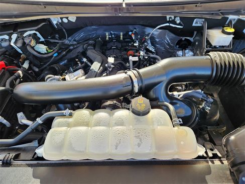 Used 2024 Ford Expedition Max XLT image 31