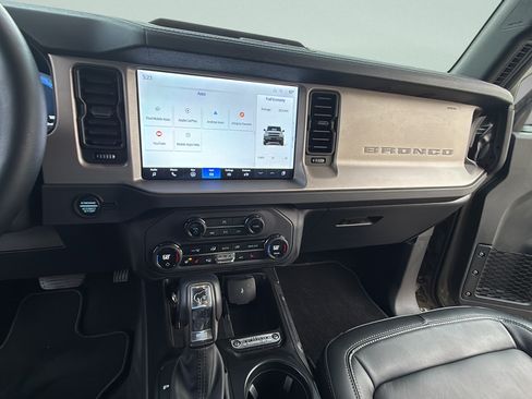 Certified 2025 Ford Bronco Outer Banks AWD/4WD image 32