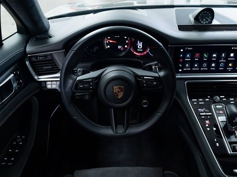 Used 2023 Porsche Panamera GTS image 12