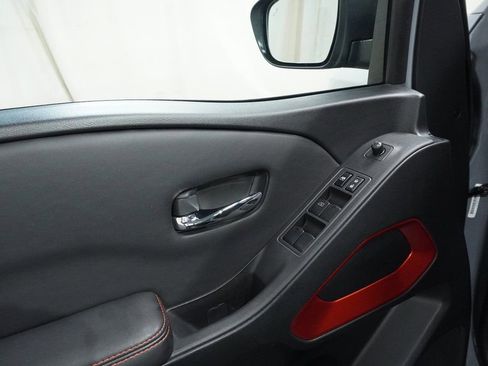 Used 2023 Nissan Frontier PRO-4X w/ Technology Package image 19