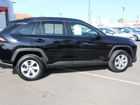 Used 2021 Toyota RAV4 LE w/ Carpet Mat Package (TMS) FWD image 17