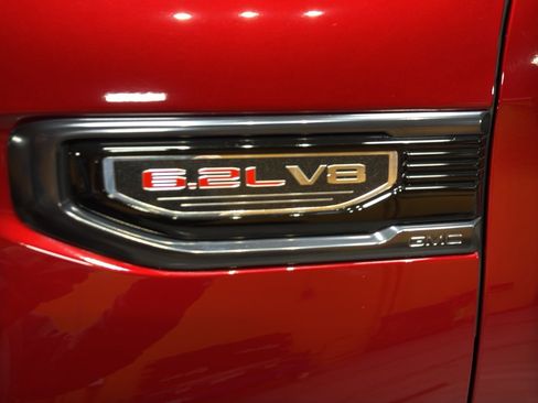 Used 2024 GMC Sierra 1500 AT4 w/ Technology Package image 11