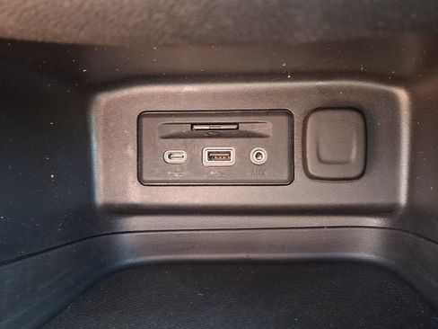 Used 2020 Chevrolet Equinox LT FWD image 24