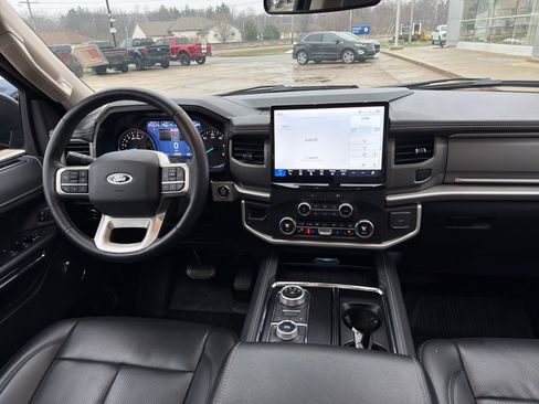 Used 2023 Ford Expedition Max XLT image 18